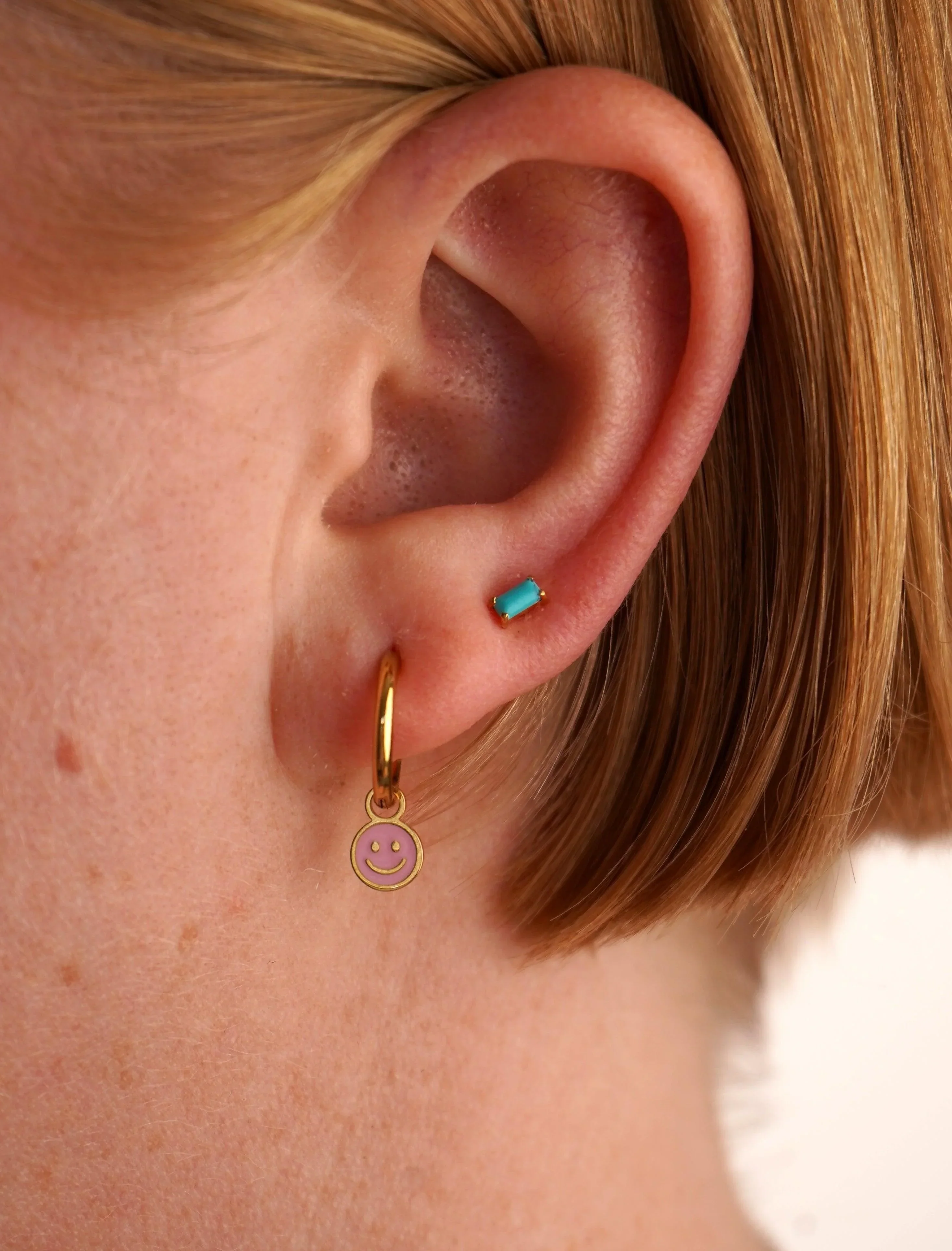 Blue Skies Baguette Flat Back Stud - Image 2