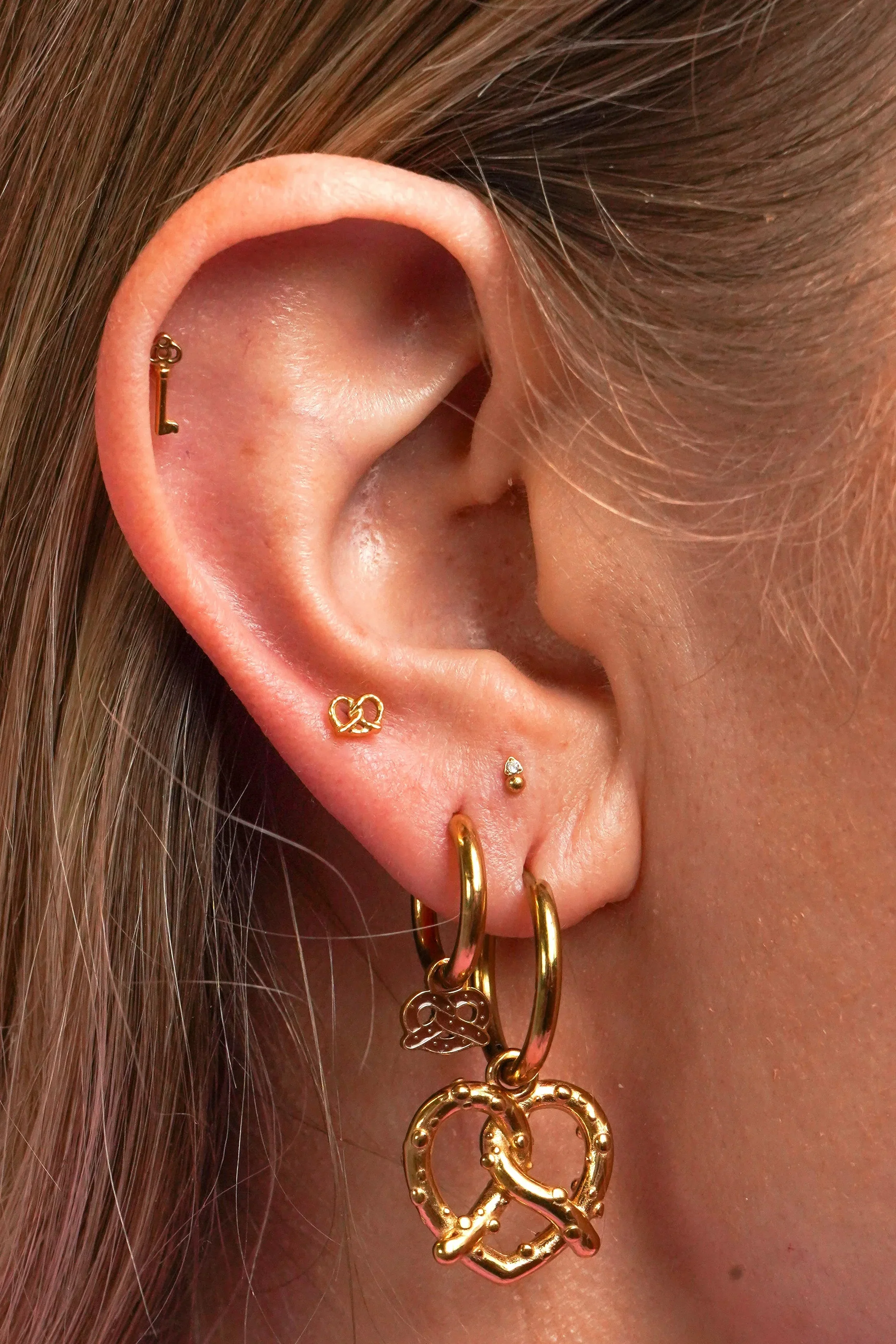 Pretzel Flat Back Stud - Image 2